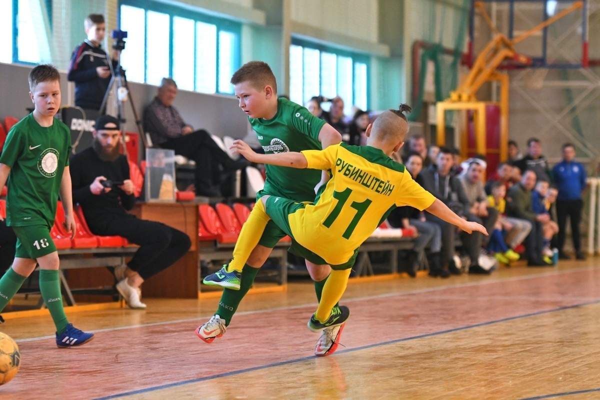 Юные футболисты из костромского Волгореченска взяли «серебро» на турнире по мини-футболу