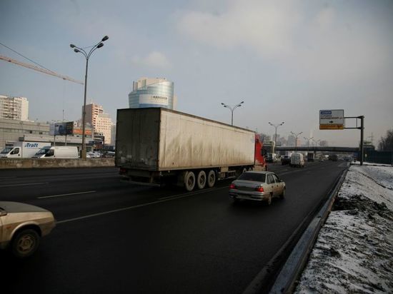 Собянин упростил оформление пропусков для грузовиков по просьбам предпринимателей