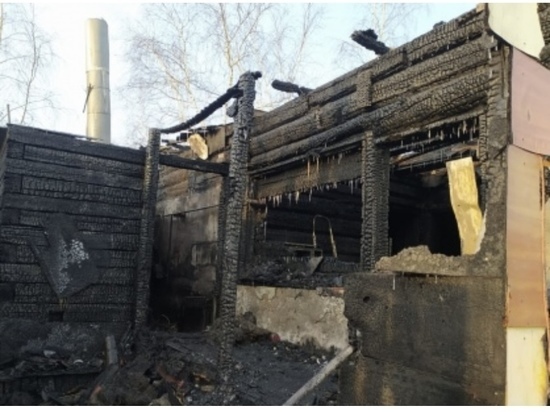 Возбуждено уголовное дело по факту гибели женщины и ребенка на пожаре в пригороде Якутска