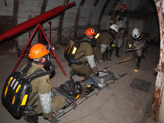 Из-за обстрела Донецка под землей остались 80 шахтеров