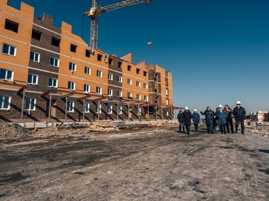 Строительство поликлиники в Новосибирске проверили депутаты «Единой России»