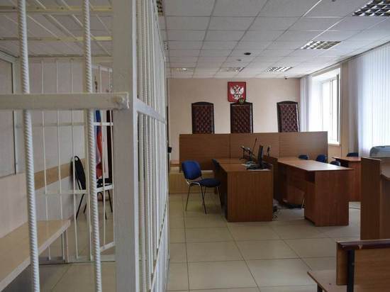 Курянин переломал жене руки из-за плохой успеваемости их детей