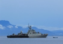 Самый мощный корабль британского флота примет участие в военных учениях в Норвегии