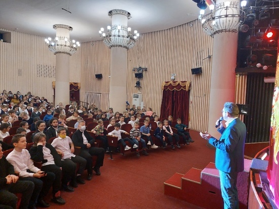 Донецкие артисты отправились на гастроли в Россию