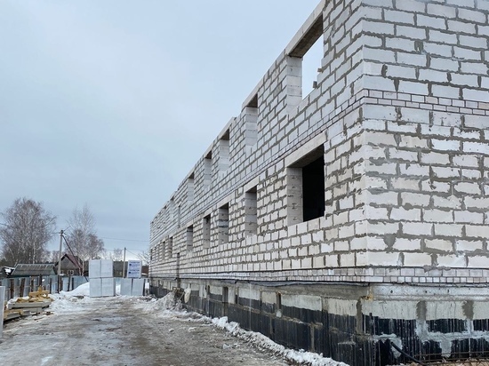 Более тысячи человек расселили из аварийного жилья в Новгородской области