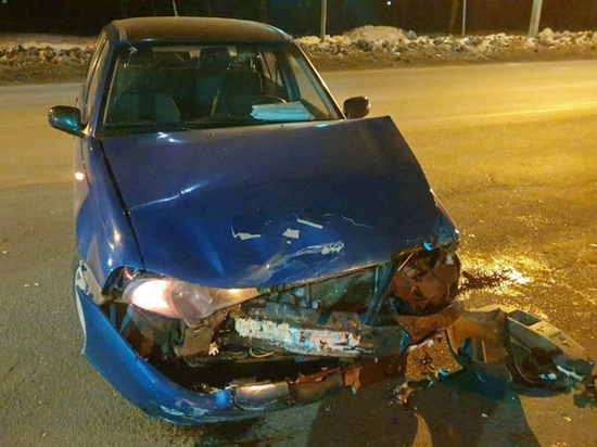В Воронеже в лобовом столкновении двух автомобилей пострадала молодая женщина