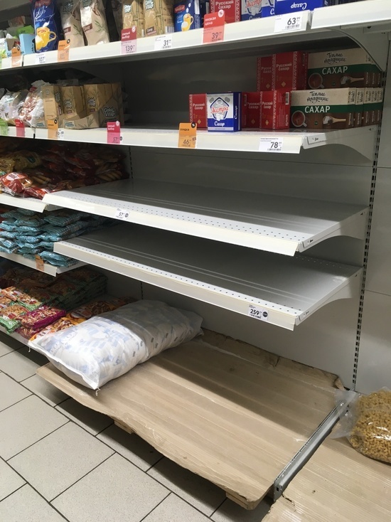 Саратовцы за две недели марта смели с полок двухмесячную норму сахара