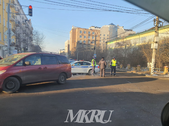 Пробки на улицах Читы образовались из-за перекрытия возле площади Ленина