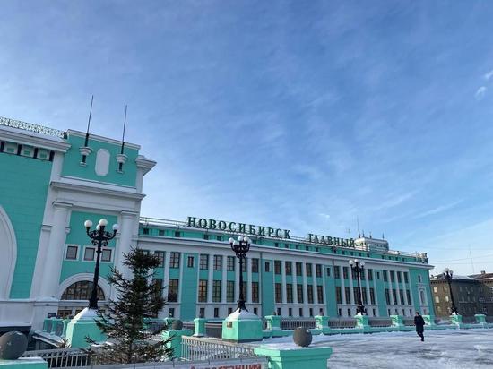 Артист Бурханов спел на новосибирском вокзале в поддержку спецоперации на Украине