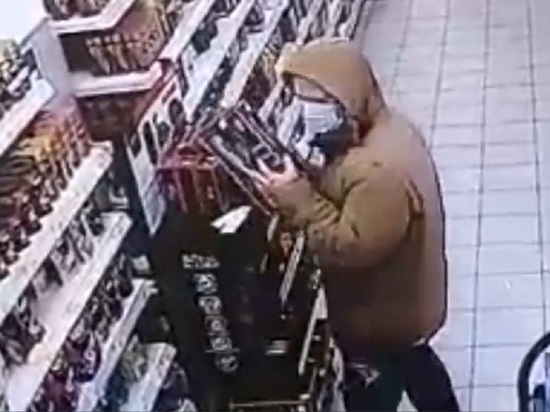 Находившегося в федеральном розыске старооскольца поймали после кражи из магазина трех плоек для волос