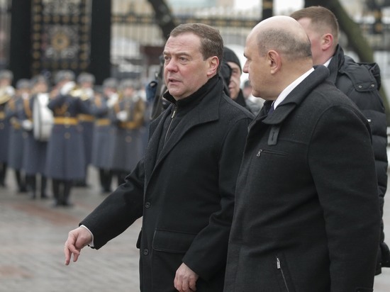 Медведев: "бездарными" решениями западные медиа уменьшили свою аудиторию в России