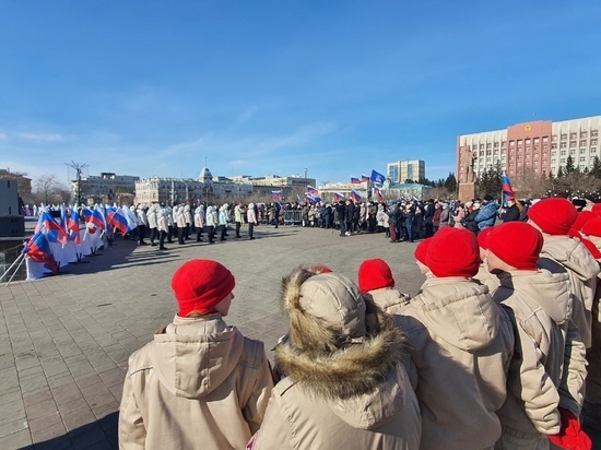 Тысячи людей пришли посмотреть на концерт «Крымская весна» в Чите