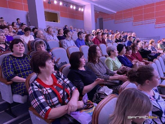 Красноярские работники культуры устроили "отвратительный" праздник коммунальщикам