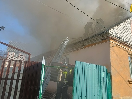 В Брянске 18 марта горел дом на Подарной улице