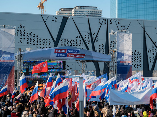 Годовщину возвращения Крыма на концерте отметили 8200 волгоградцев