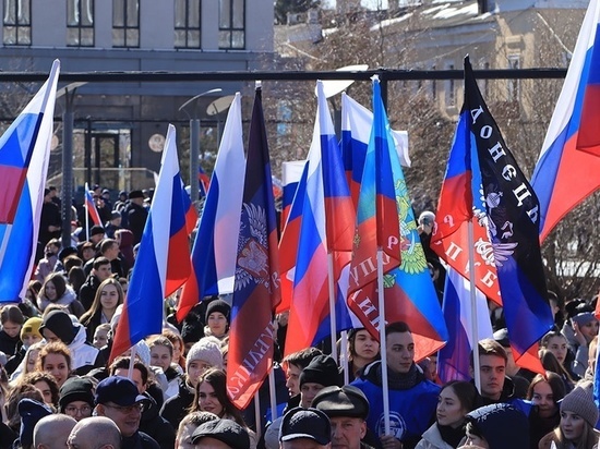 В Брянске состоялся митинг-концерт «ZаМир! ZаРоссию! ZаПрезидента!»