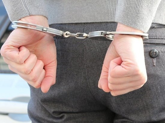 В Курске на Привокзальной площади задержали мужчину с наркотиками