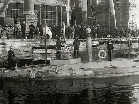 В России отмечают День подводника, во всём мире – День без шапки