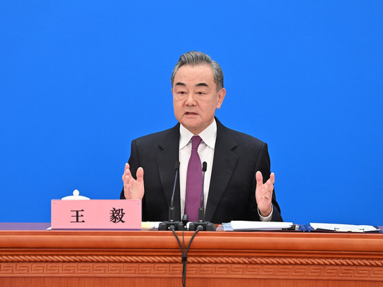 Глава МИД КНР: Китай находится «на правильной стороне» в ситуации вокруг Украины