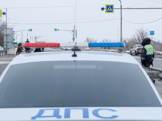 В Волгограде ищут водителя, сбившего пожилую женщину на тротуаре