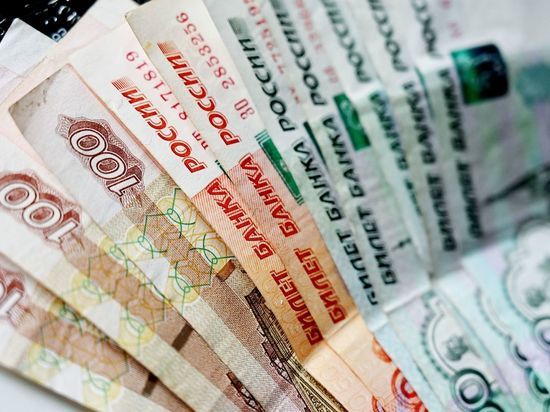 Местную жительницу в Красном Селе арестовали за подмену настоящих денег на купюры из «Банка приколов»