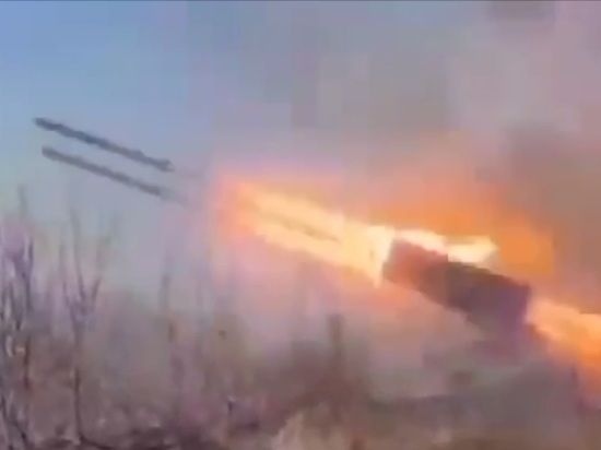 Опубликовано видео боевого применения огнеметной системы "Солнцепек" в Донбассе