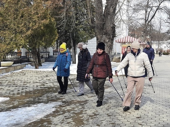 В Кисловодске открыли сезон оздоровительной скандинавской ходьбы