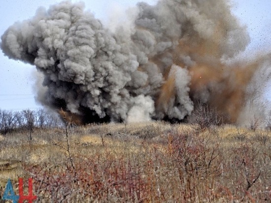 В ДНР три человека погибли из-за подрыва автомобиля на мине
