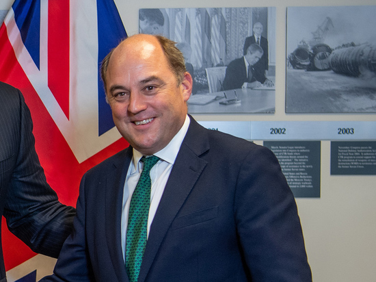 Министр обороны Великобритании не исключил помощь Украине  с ядерной бомбой «по дружбе»