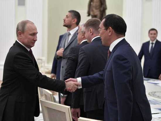 Владимир Путин наградил Айсена Николаева Орденом Дружбы