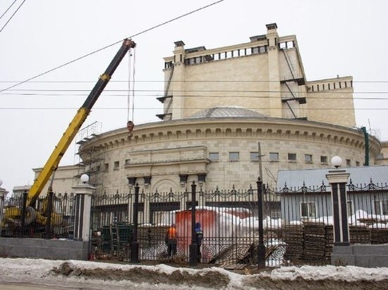 Оперный театр и 17 жилых домов остались без тепла и горячей воды в центре Новосибирска