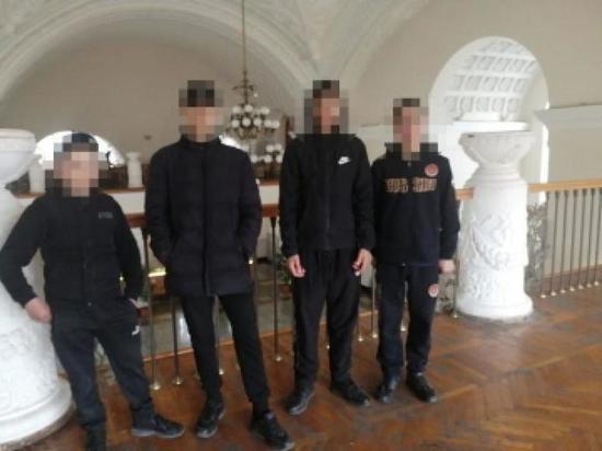 На сочинском вокзале полицейские нашли пропавших подростков