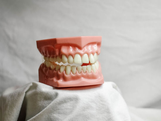 Дело о зубах: закрытая судом петербургская стоматология продолжает работать и записывать пациентов