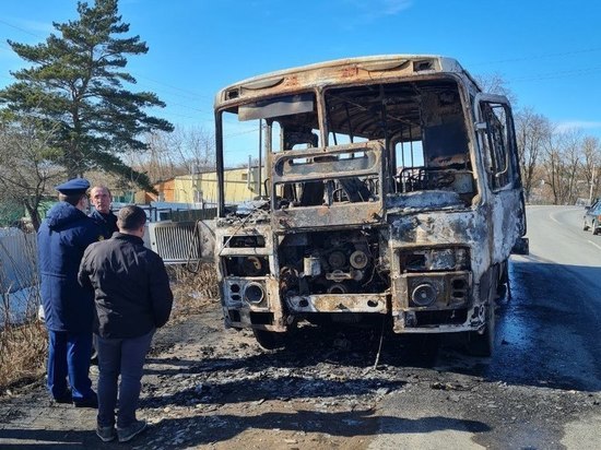 В посёлке под Тулой сгорел рейсовый автобус