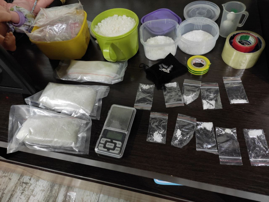 В Туле задержали трёх мужчин и изъяли у них около 1 килограмма наркотиков