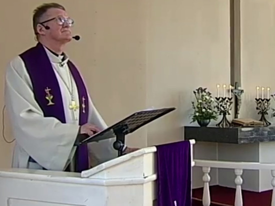 В Латвии церковь загорелась, когда пастор спросил Бога о спецоперации