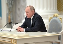 Президент России Владимир Путин в ходе телефонного разговора с президентом Франции Эмманюэлем Макроном обсудил ситуацию вокруг Украины