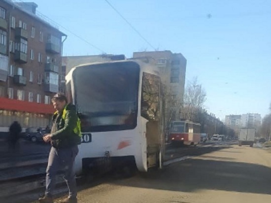 В Ярославле трамвай сошел с рельсов