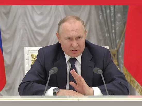 Путин объявил перерыв в совещании с министрами из-за «нового мероприятия»
