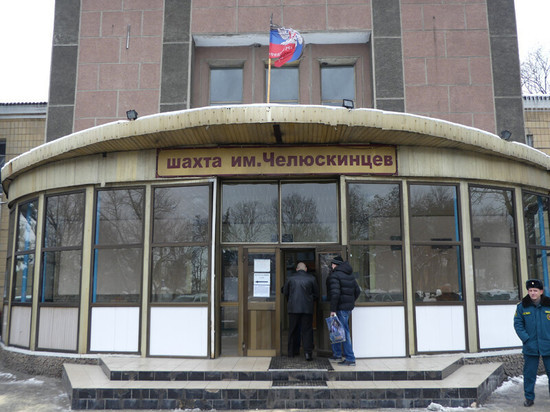 Горняки не могут выйти на поверхность из-за обстрела шахты в Донецке