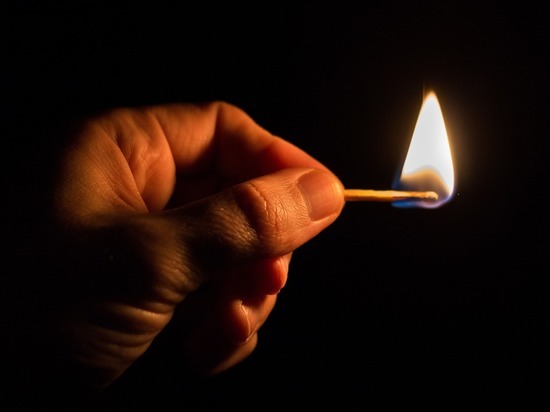 В Вязьме во время спора муж облил жену бензином и поджег