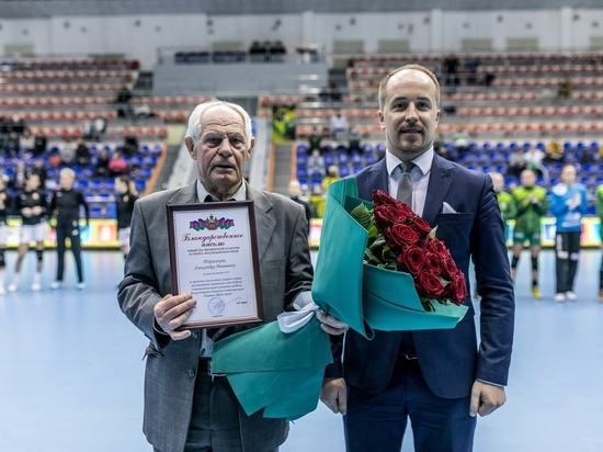Легендарный гандбольный тренер Александр Тарасиков отметил 75-летний юбилей