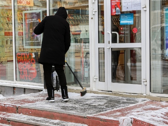 На каких улицах не стоит парковаться из-за уборки снега 25 марта в Новосибирске