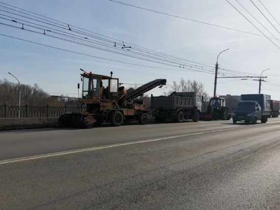 В Рыбинске начали убирать городскую прибордюрку