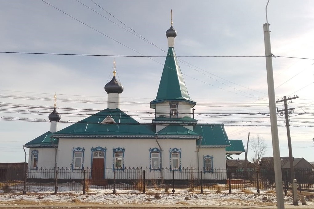 Сосново озерское бурятия. Село Сосново-Озерское Республика Бурятия. Церковь в Сосново-Озерское Бурятия. Сосново-Озерское Спасская Церковь. Бурятия Еравнинский район село Сосново Озерское.