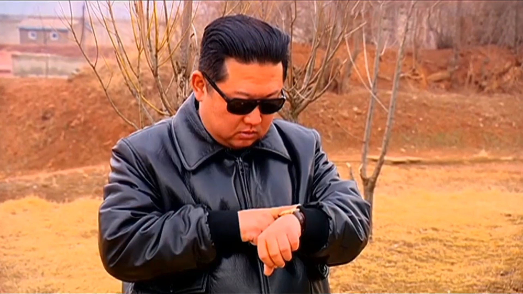 Кадры запуска ракеты Северной Кореей: Ким Чен Ын выглядит суперменом
