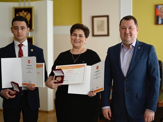 Максим Егоров наградил призёров международной премии «Мы Вместе» медалями и грамотами главы государства