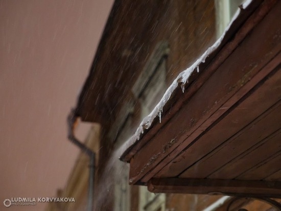 В субботу метель и снегопад накроют столицу Карелии