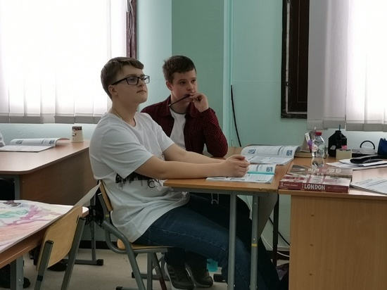 Школьники Сургутского района пообщались с носителями английского языка
