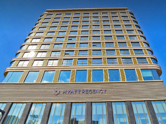 Отельер Hyatt разрывает контракты в России